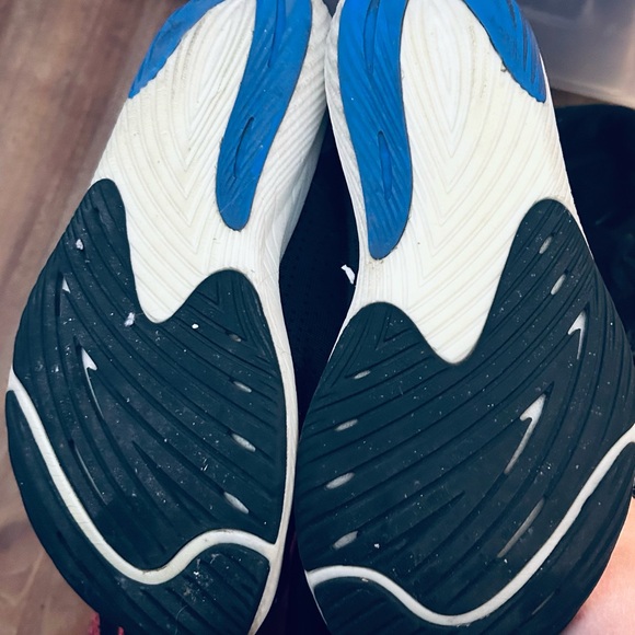 3 pair of good used condition running shoes. - Picture 4 of 4